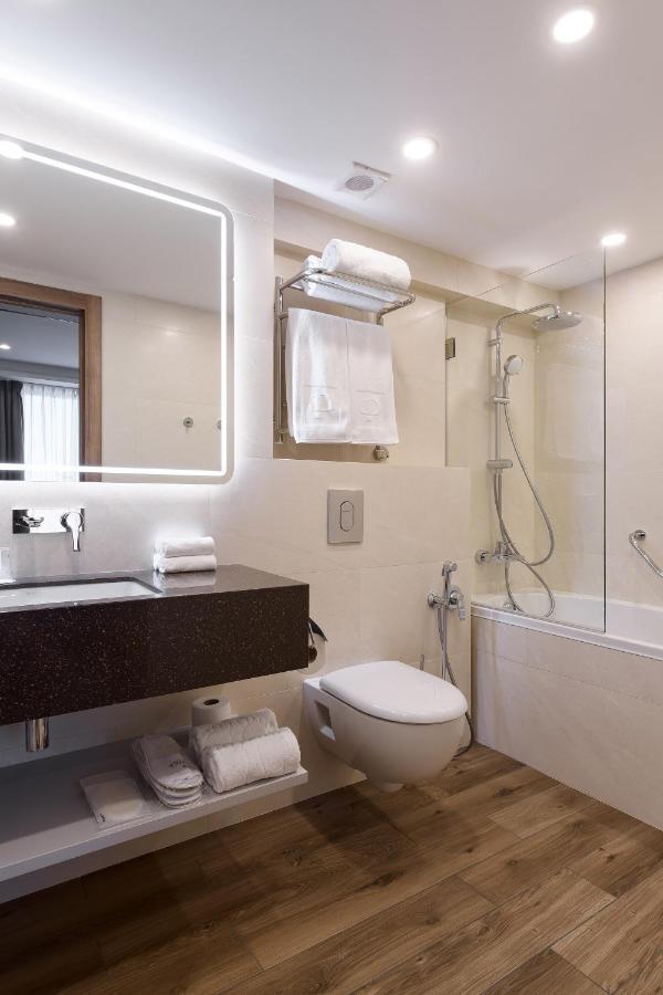 Premier Hotel Odessa Zewnętrze zdjęcie Bathroom