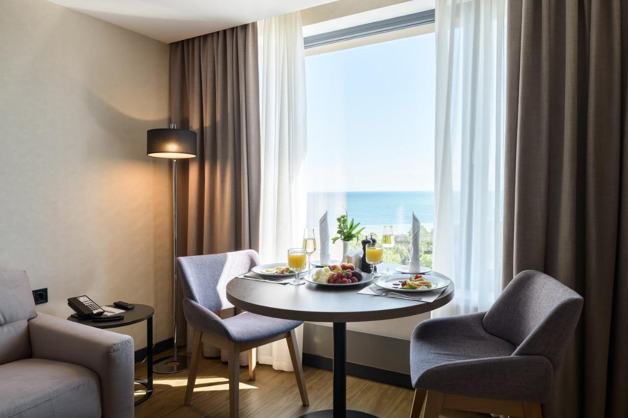 Premier Hotel Odessa Zewnętrze zdjęcie A room at the hotel