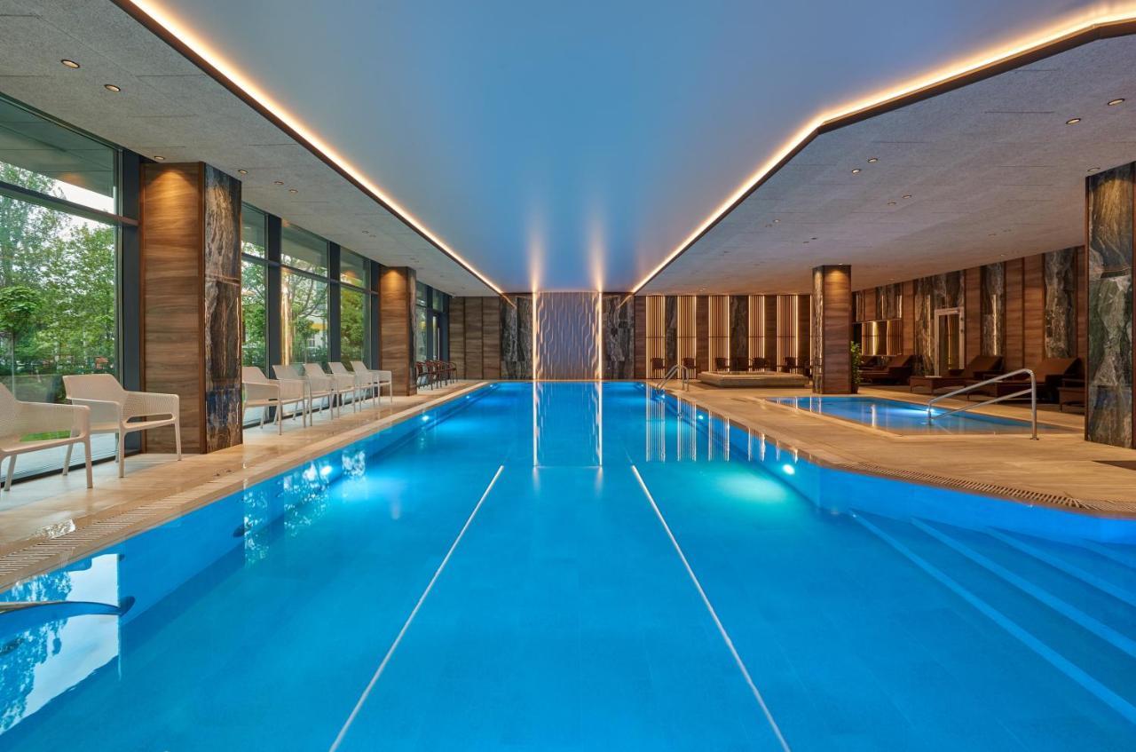 Premier Hotel Odessa Zewnętrze zdjęcie The swimming pool at The Dorchester